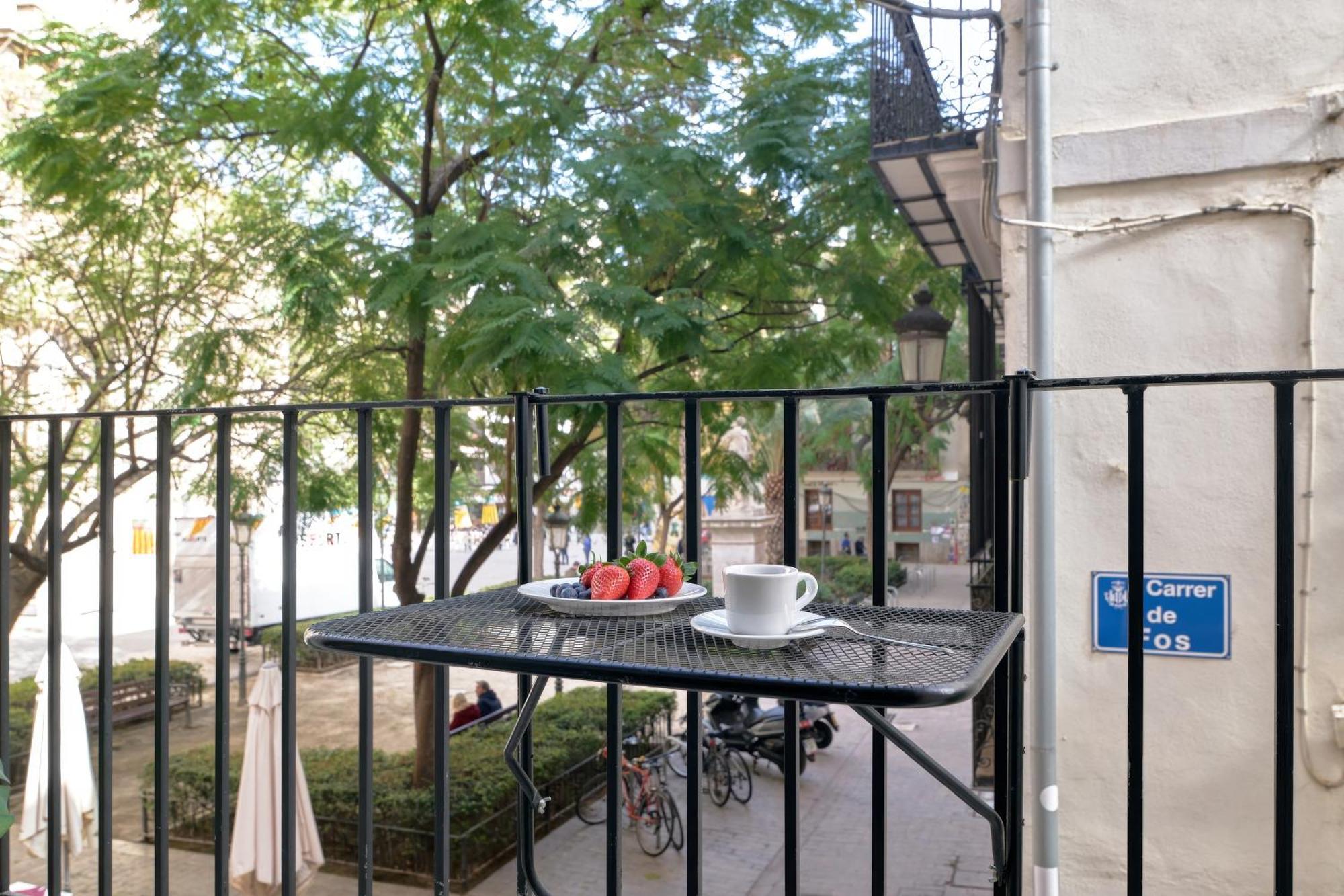 Apartamento De Diseno En La Plaza Del Carmen F1 Валенсия Экстерьер фото