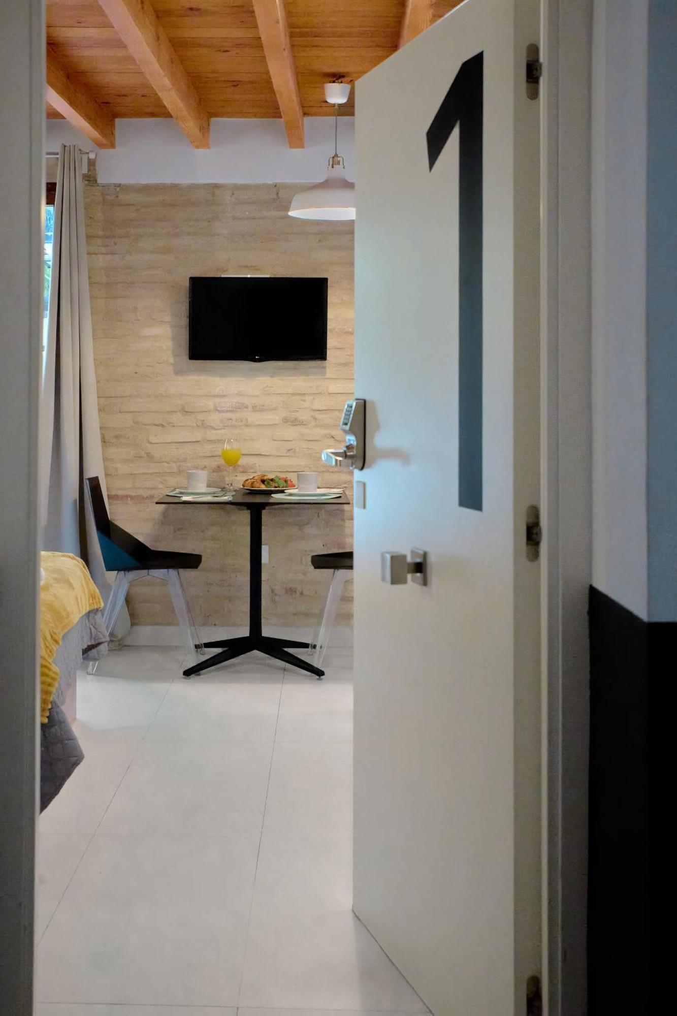 Apartamento De Diseno En La Plaza Del Carmen F1 Валенсия Экстерьер фото