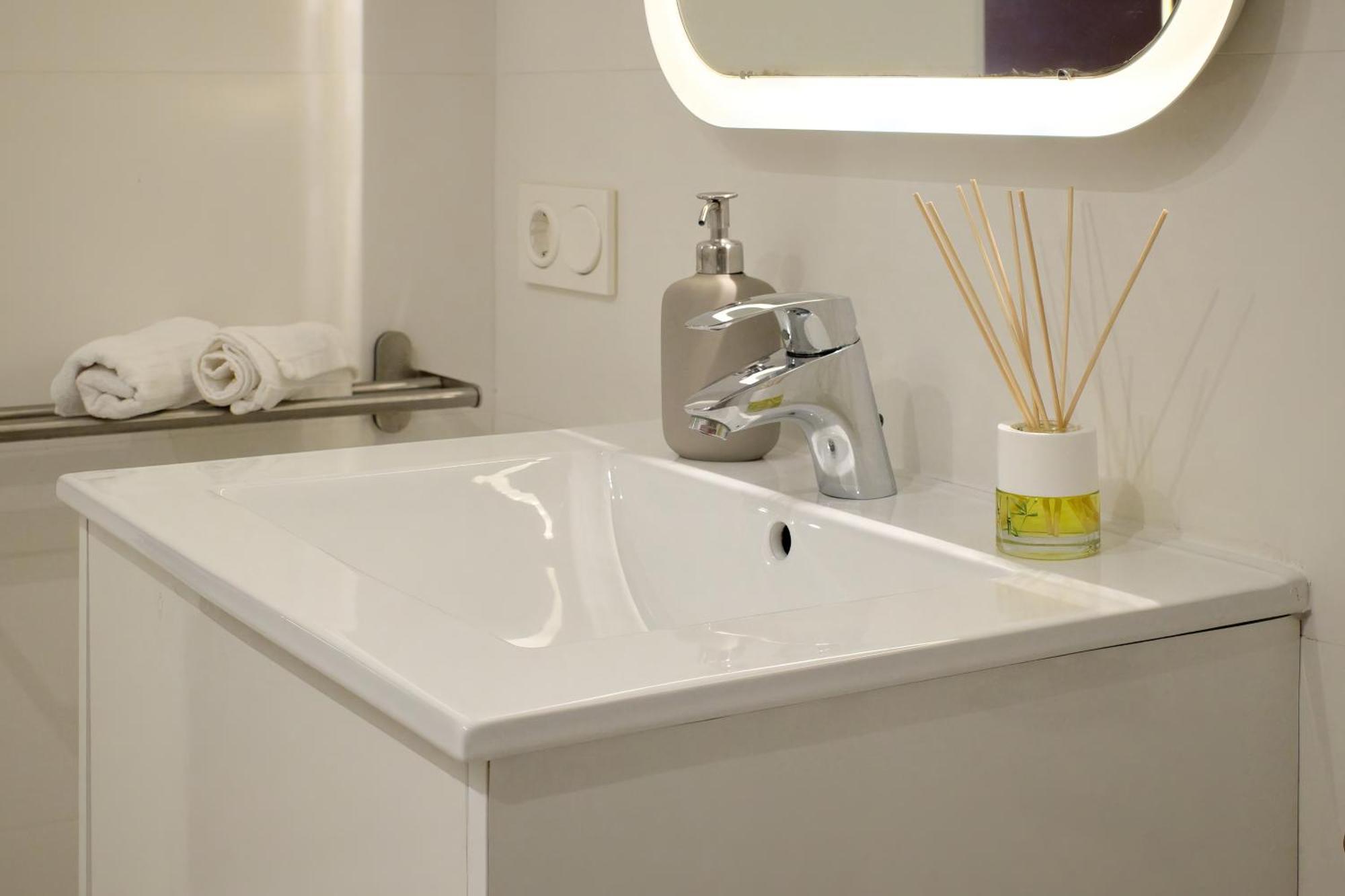 Apartamento De Diseno En La Plaza Del Carmen F1 Валенсия Экстерьер фото